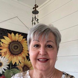 Meet your Posher, Debbie